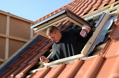 Pose de fenêtres de toit Velux à Cours-les-Barres